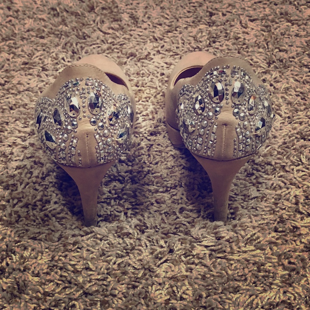 Gianni Bini Nude heels